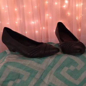 Black Leather Aldo Wedge (Size 39, US 9)